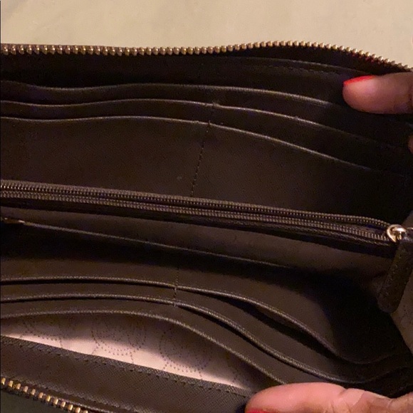 Michael Kors Wallet - Picture 2 of 5